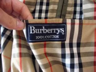 burberry uomo contraffatto|Come riconoscere i capi originali Burberry .